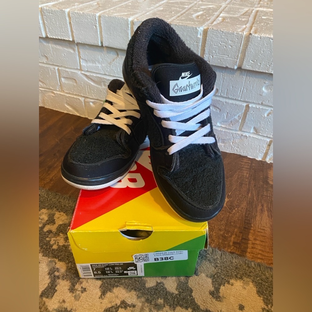 Nike x Gnarhunters SB Dunk Low
Size: 7